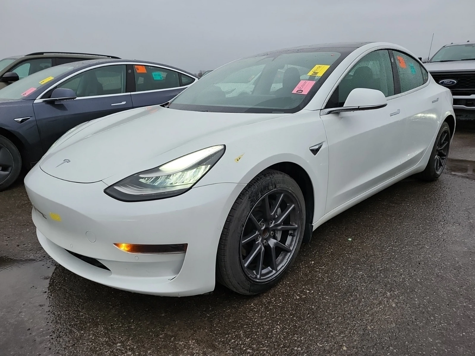 Tesla Model 3 * RANGE PLUS * CARFAX * ОПЦИЯ ЗА ФИНАНСИРАНЕ  - изображение 2