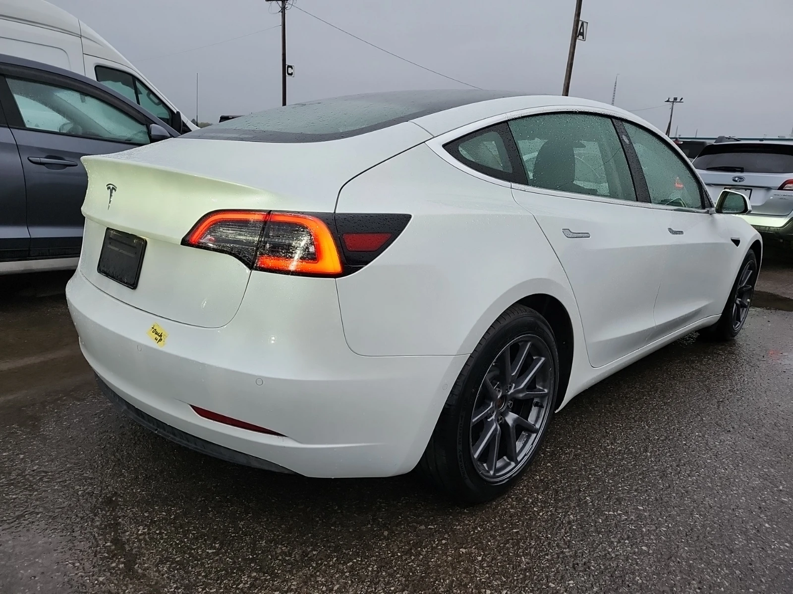 Tesla Model 3 * RANGE PLUS * CARFAX * ОПЦИЯ ЗА ФИНАНСИРАНЕ  - изображение 4