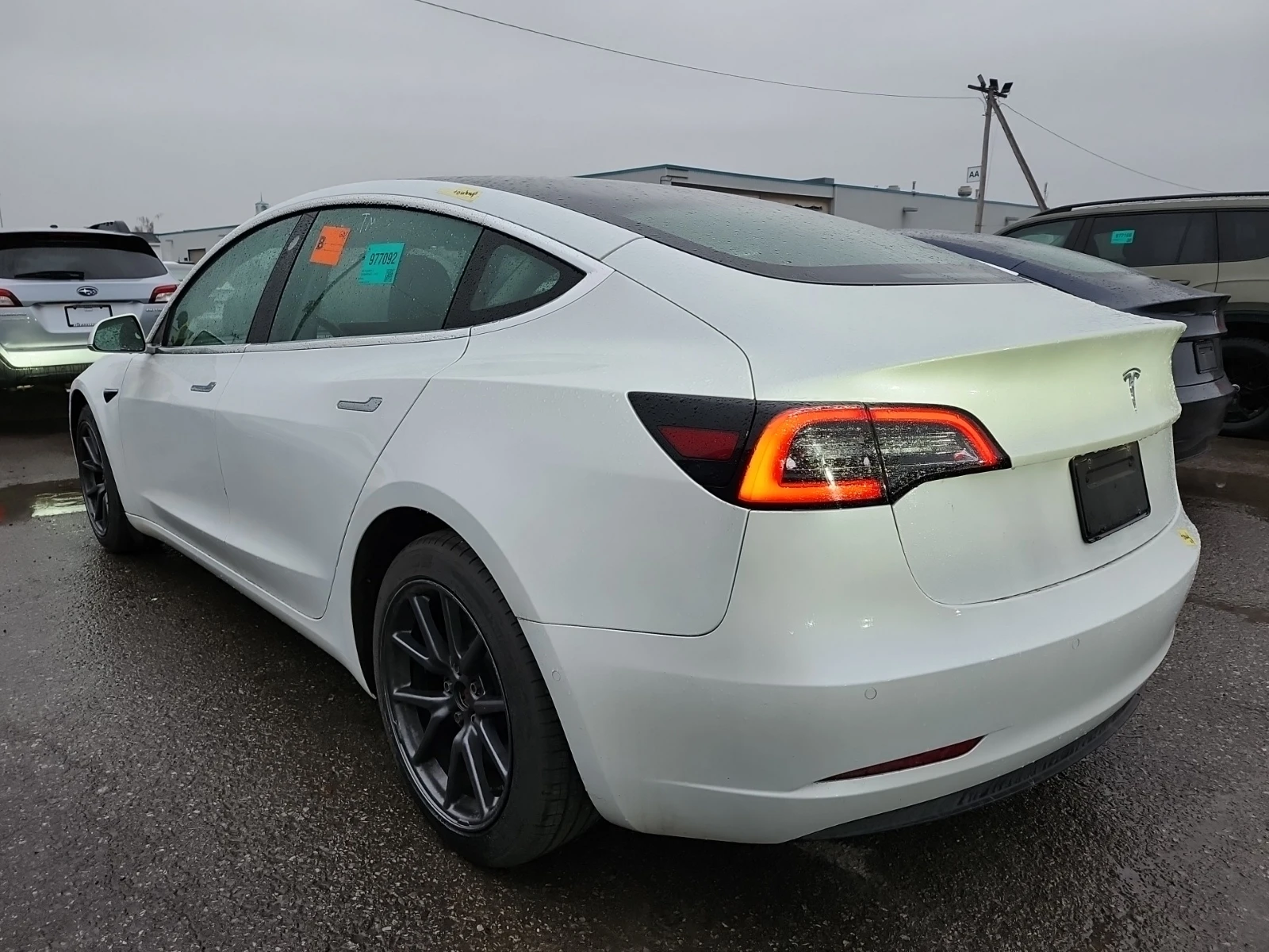 Tesla Model 3 * RANGE PLUS * CARFAX * ОПЦИЯ ЗА ФИНАНСИРАНЕ  - изображение 3