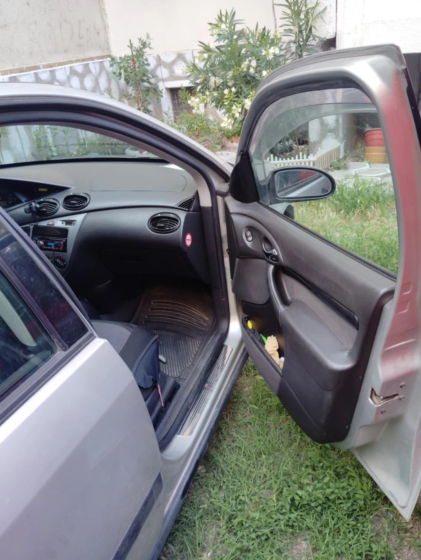 Ford Focus 1.6 Ghia Gas - изображение 10