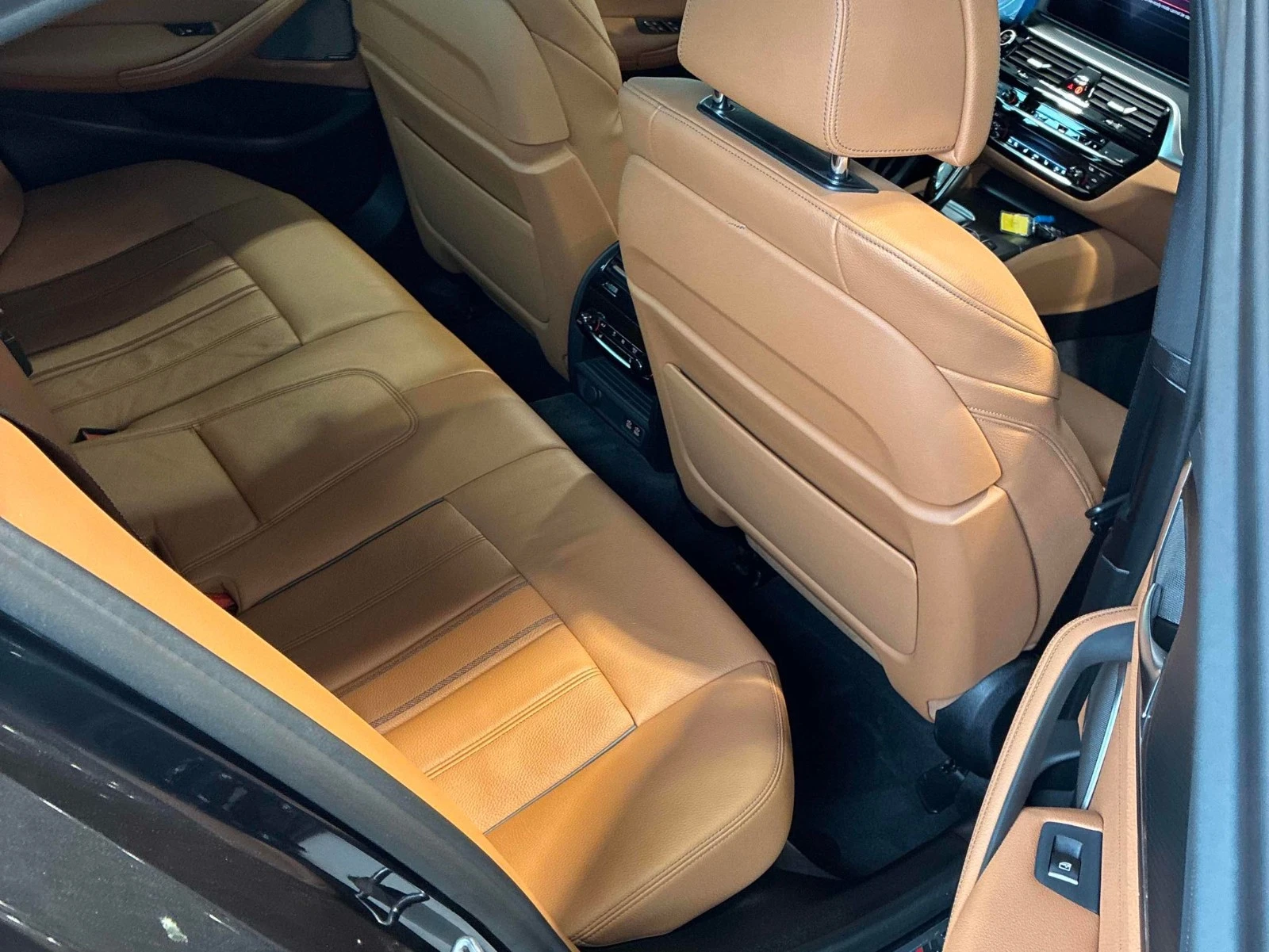 BMW 550 M50XDRIVE CARFAX   | Mobile.bg   11