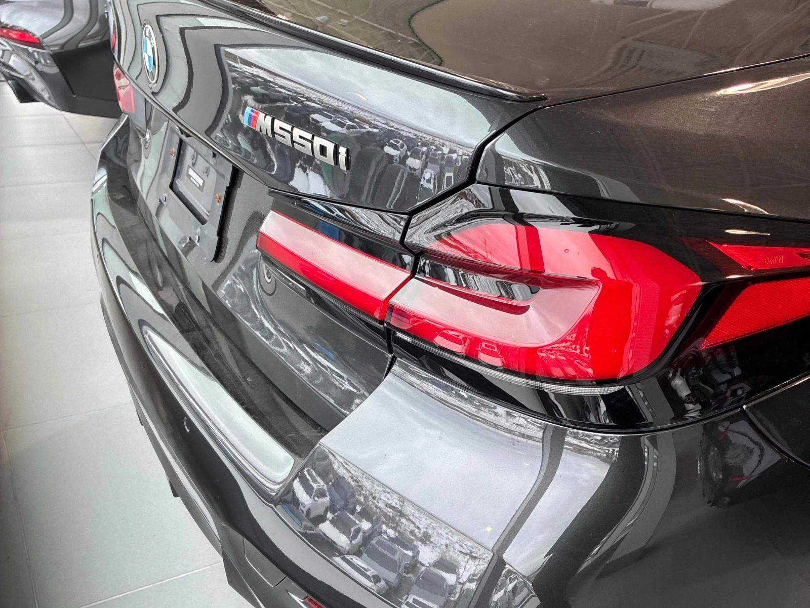 BMW 550 M50XDRIVE CARFAX АВТО КРЕДИТ - изображение 5