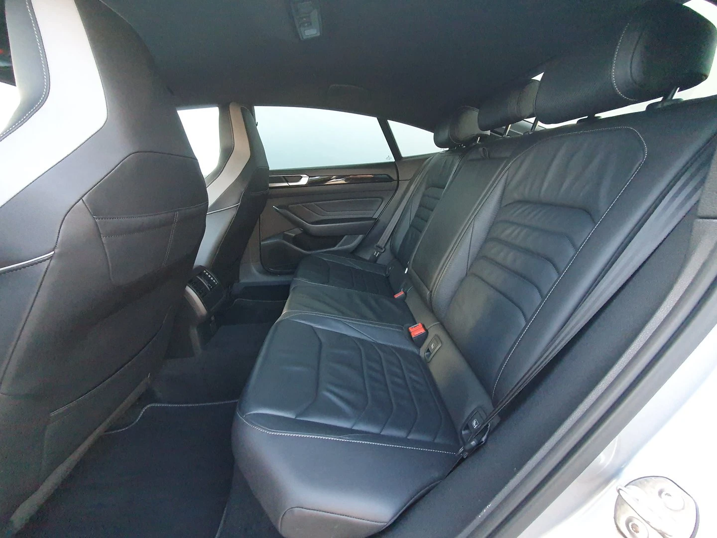 VW Arteon R-Line 2.0 TDI SCR 4MOTION DSG - изображение 5