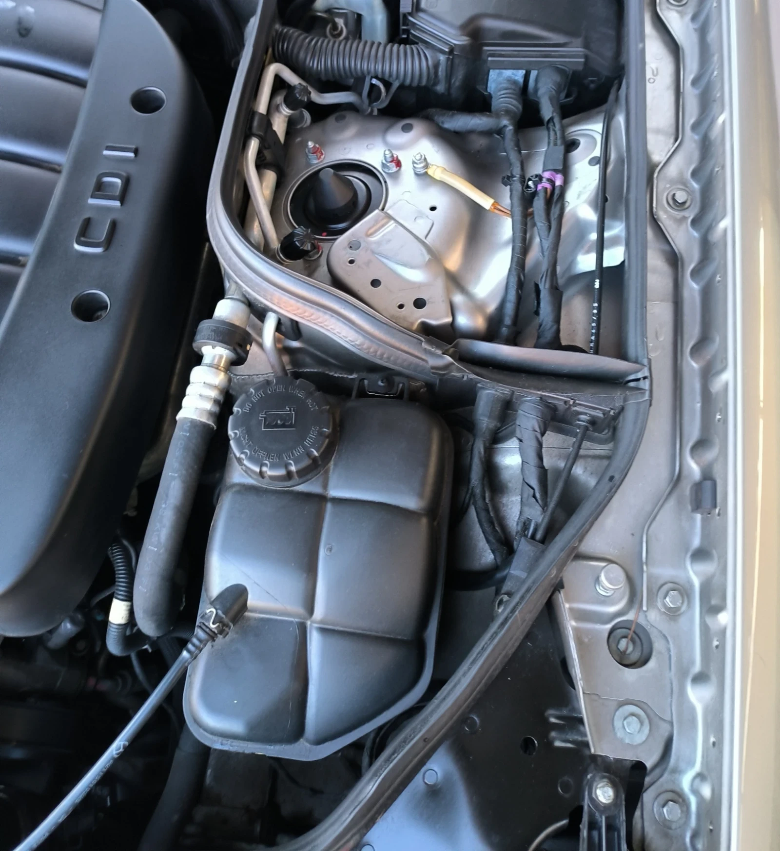 Mercedes-Benz E 270, снимка 14 - Автомобили и джипове - 53849186