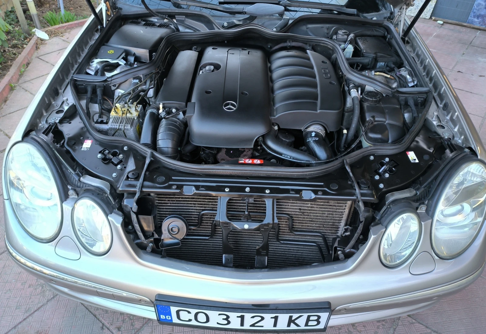 Mercedes-Benz E 270, снимка 15 - Автомобили и джипове - 53849186