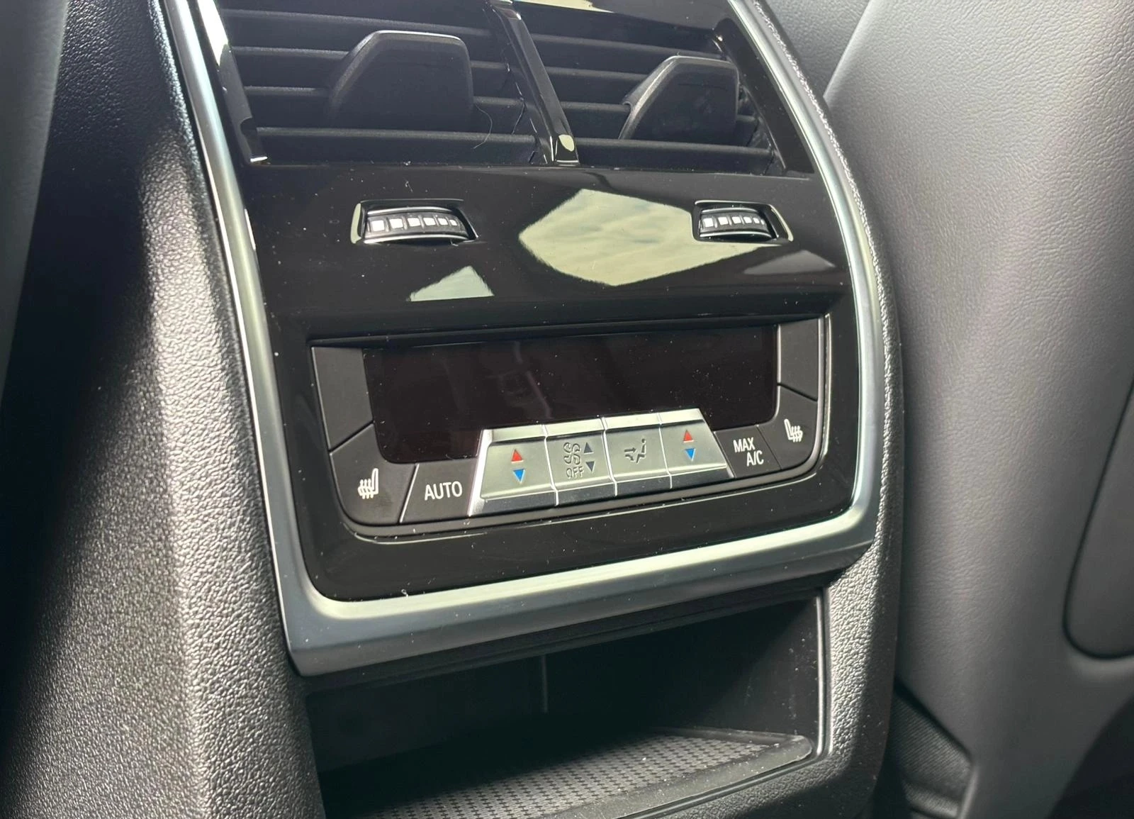 BMW XM Label Red , снимка 9 - Автомобили и джипове - 54031956