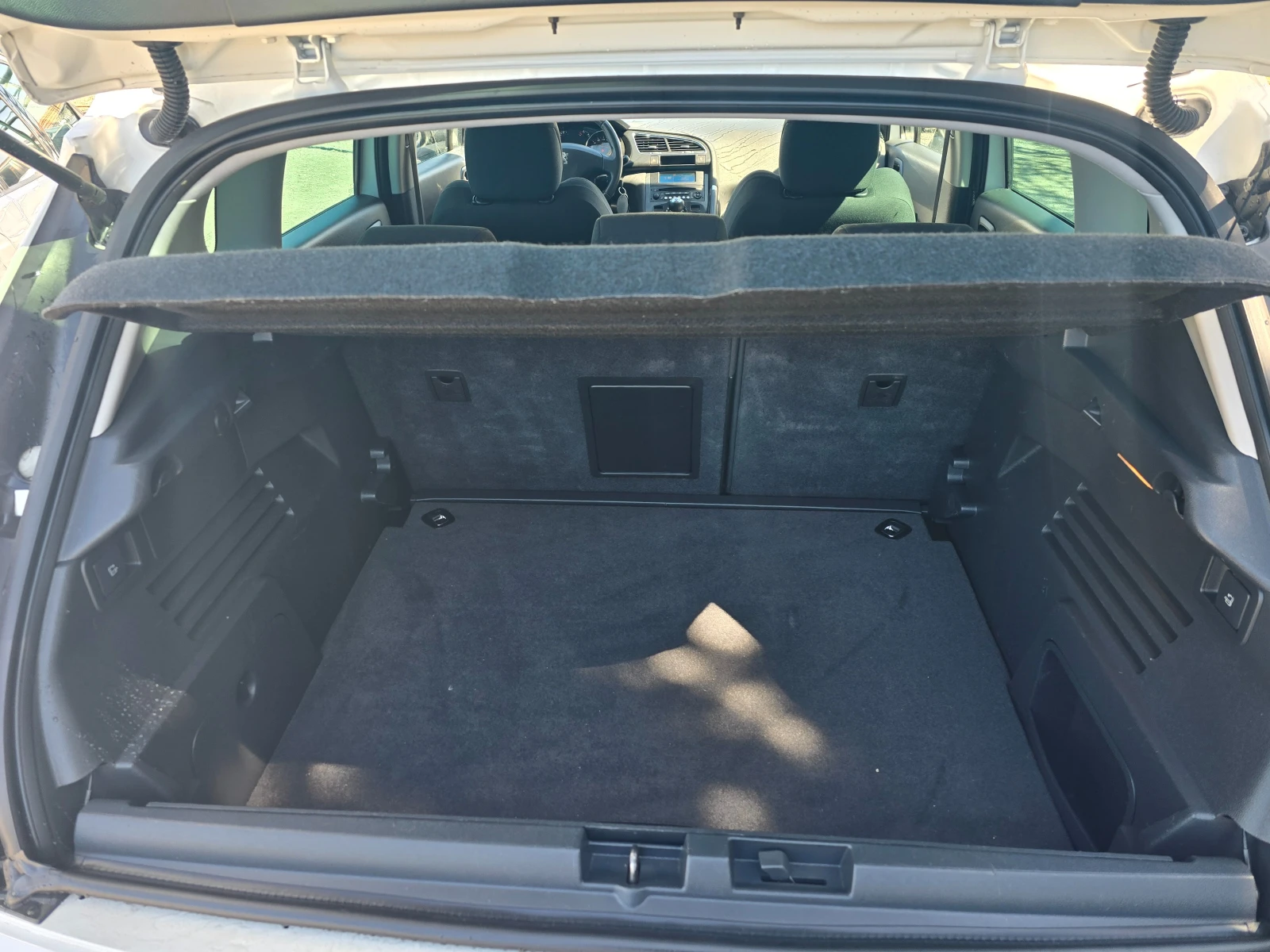 Peugeot 3008 1.6HDI-Full serviz, снимка 12 - Автомобили и джипове - 54107149