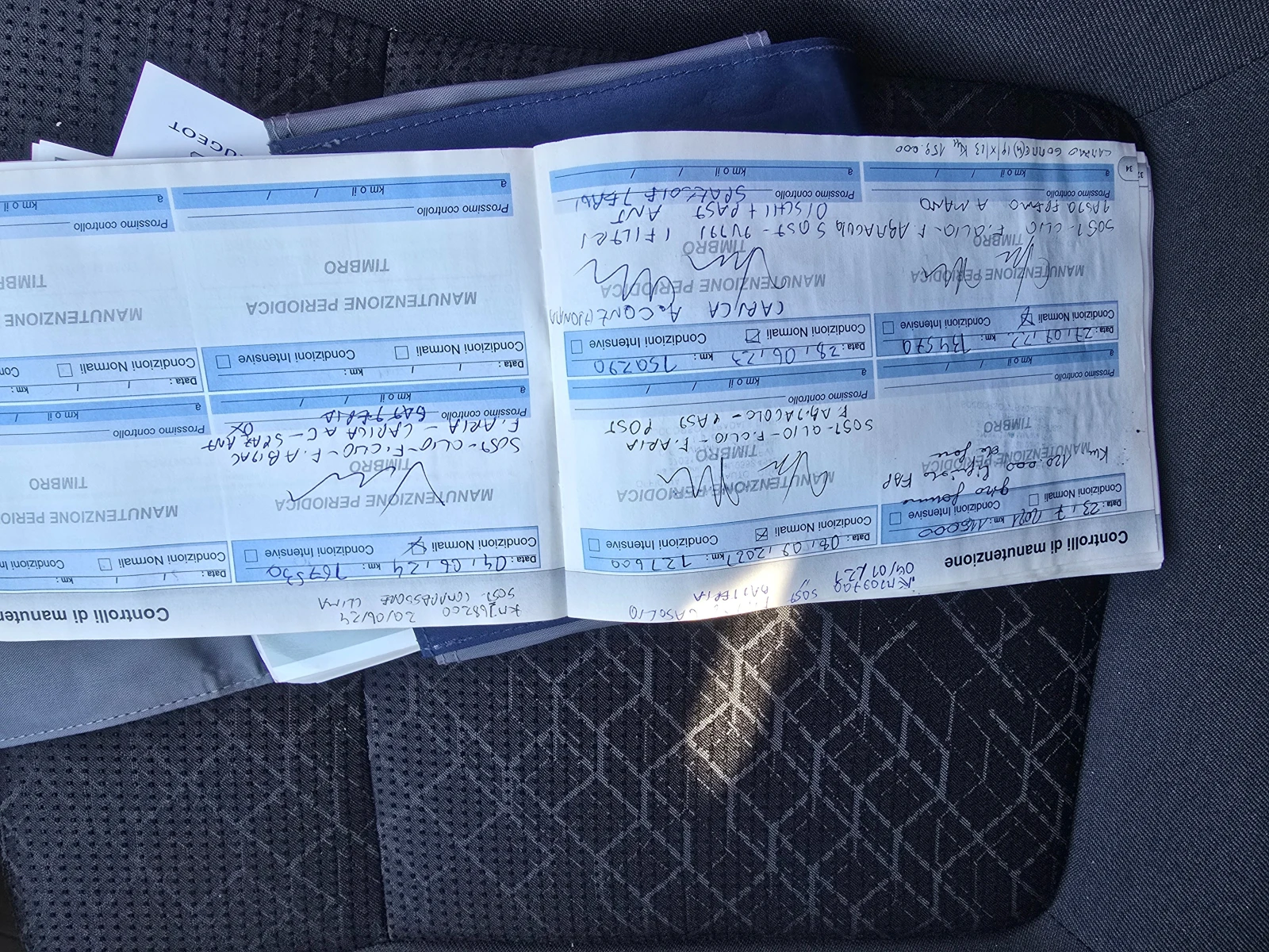 Peugeot 3008 1.6HDI-Full serviz, снимка 14 - Автомобили и джипове - 54107149