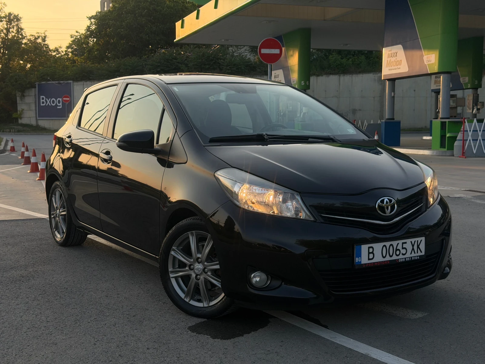 Toyota Yaris 1.3, снимка 2 - Автомобили и джипове - 54886595