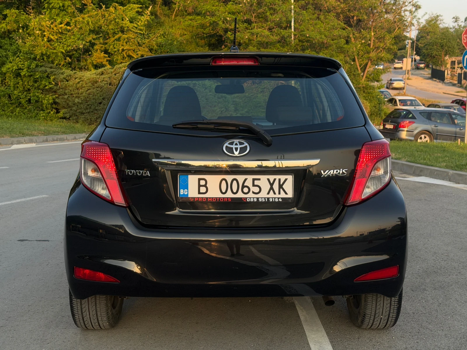 Toyota Yaris 1.3, снимка 3 - Автомобили и джипове - 54886595