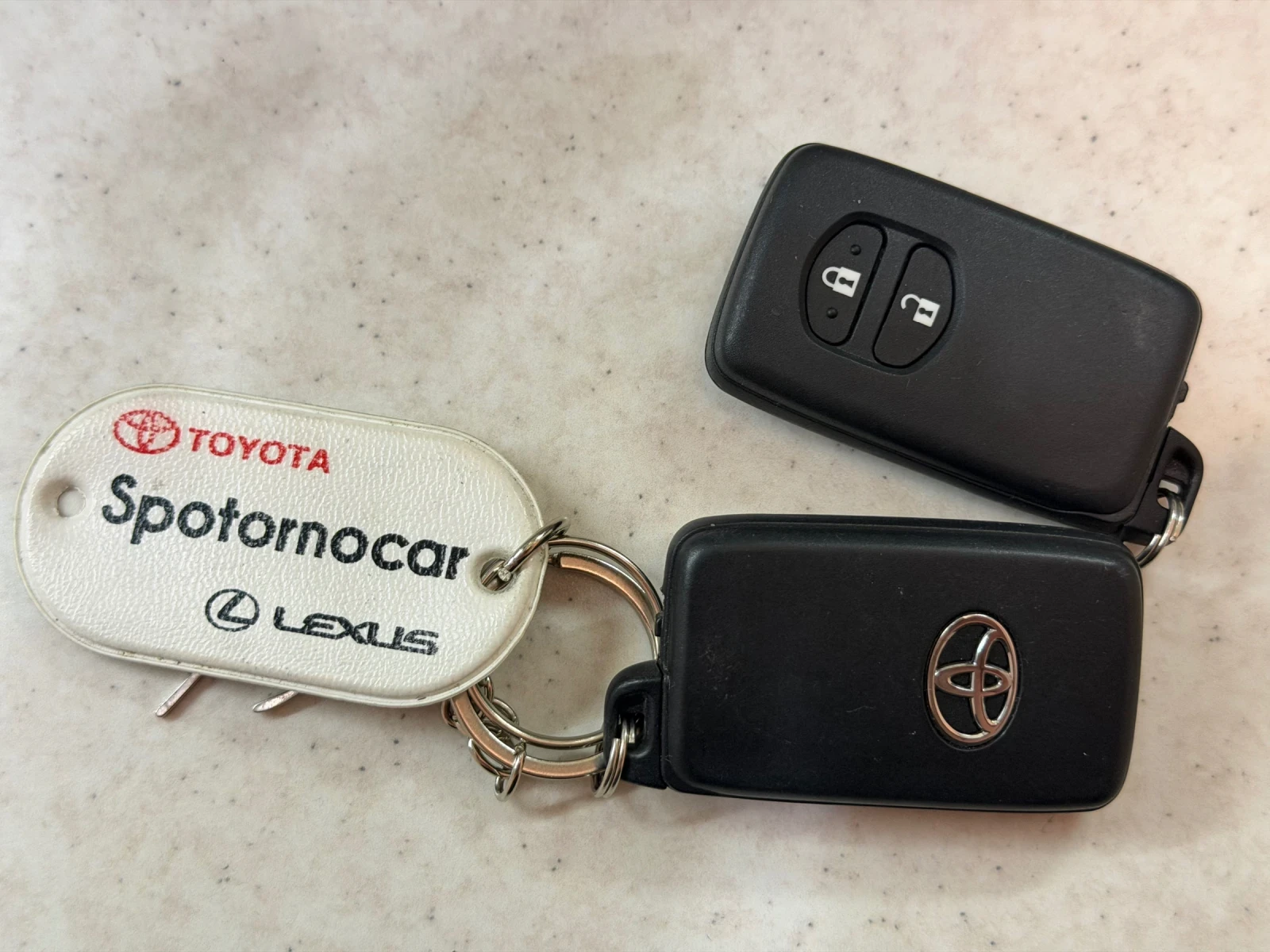 Toyota Yaris 1.3, снимка 13 - Автомобили и джипове - 54886595