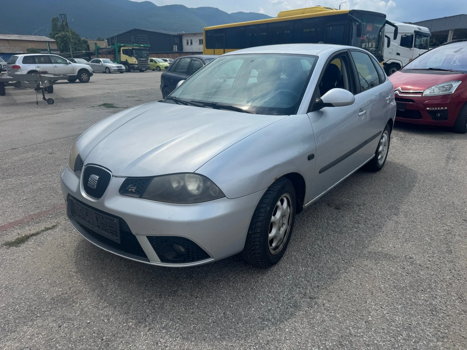 Seat Ibiza 1.4i Klima, снимка 2 - Автомобили и джипове - 55034056
