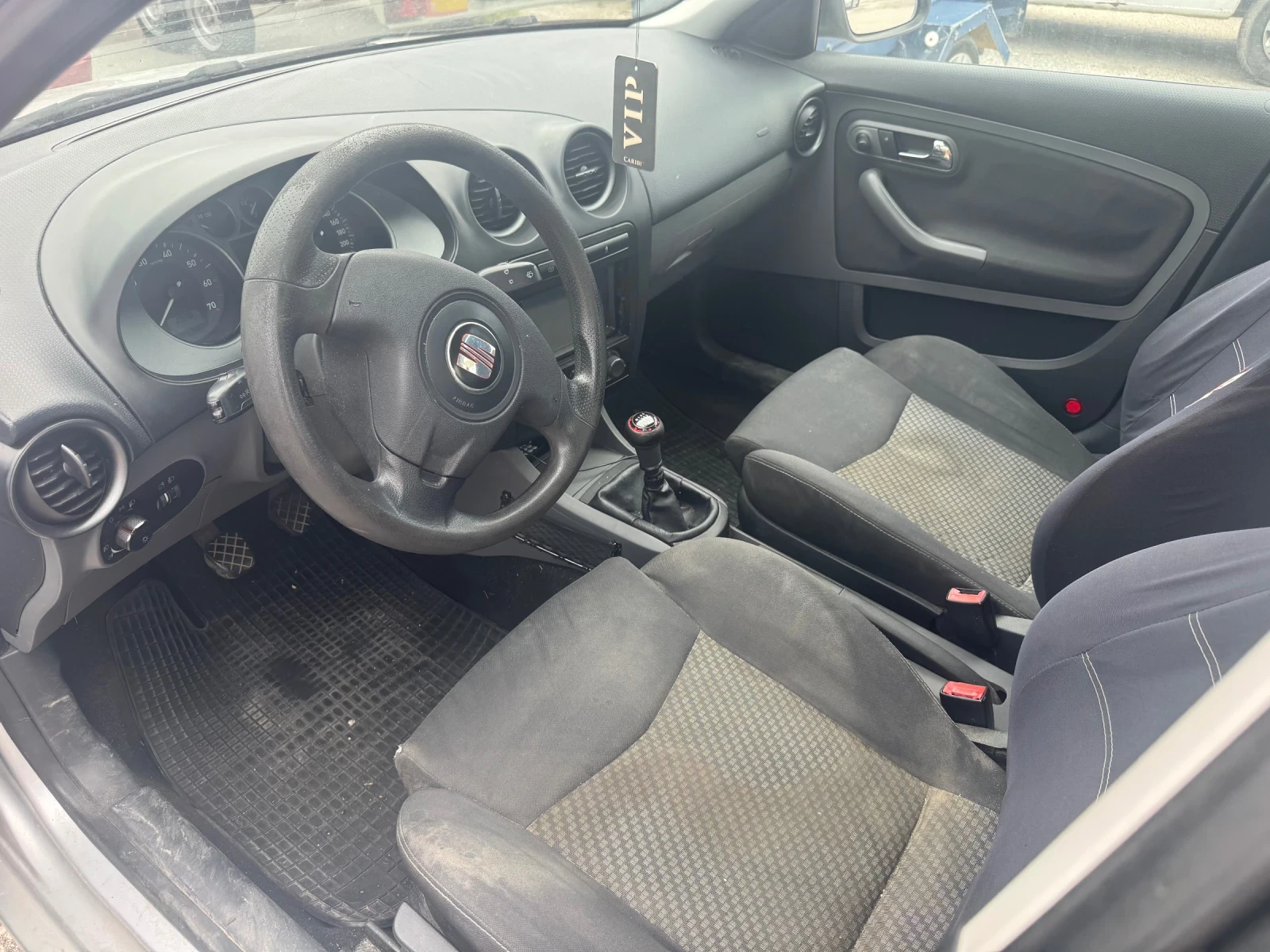 Seat Ibiza 1.4i Klima, снимка 9 - Автомобили и джипове - 55034056