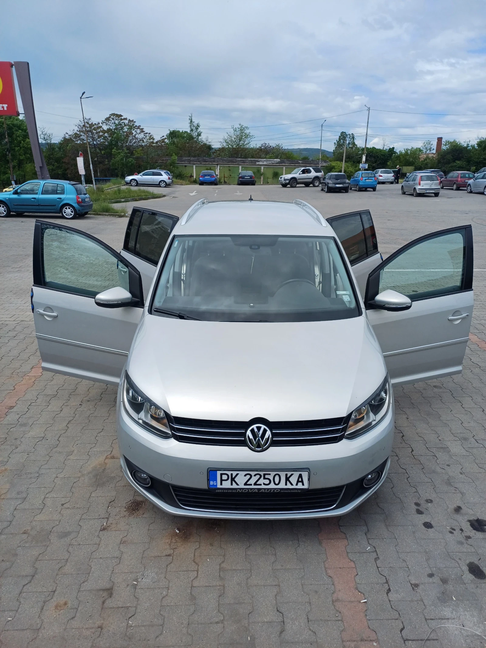 VW Touran, снимка 5 - Автомобили и джипове - 55317322