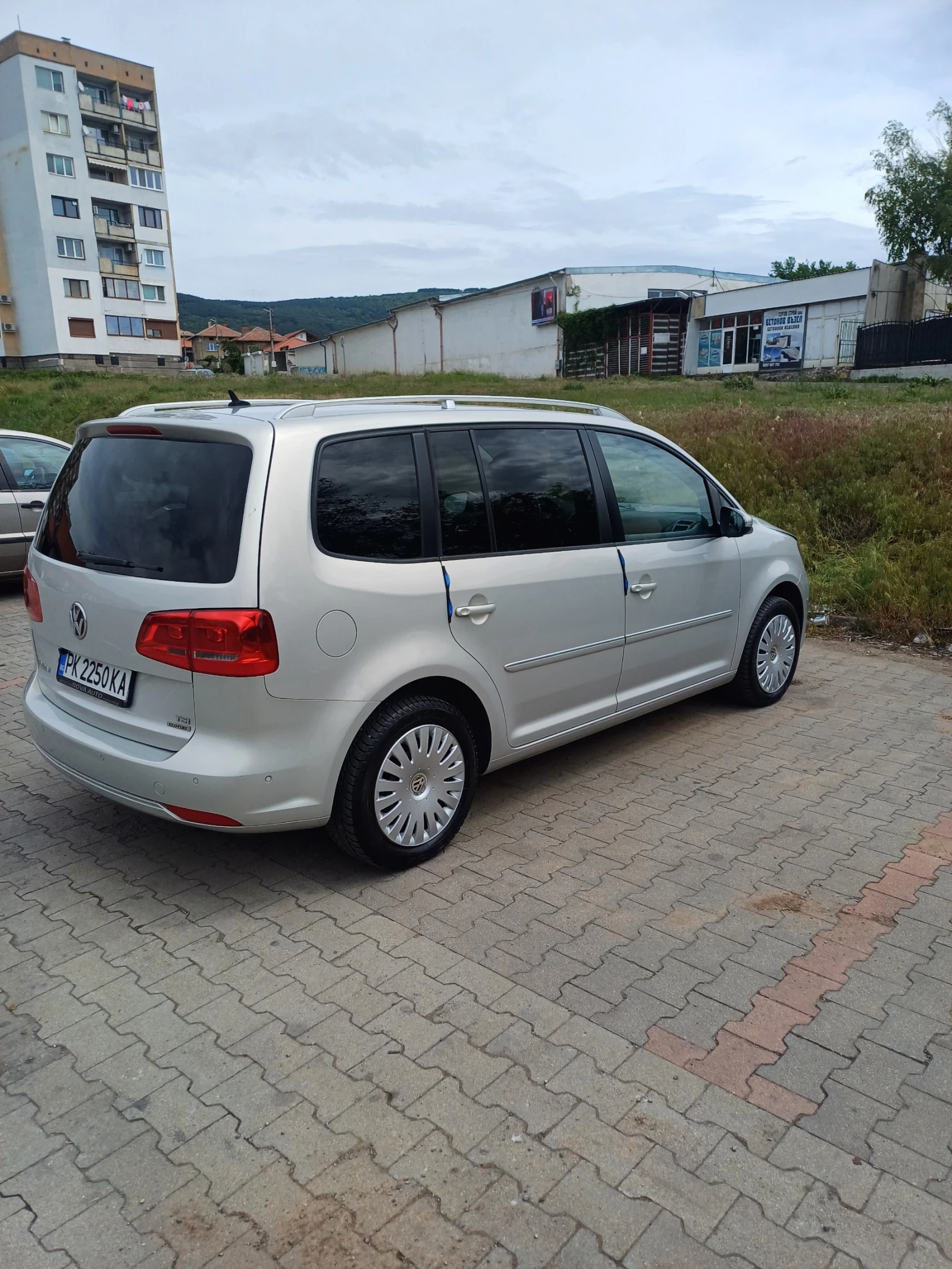 VW Touran, снимка 3 - Автомобили и джипове - 55317322
