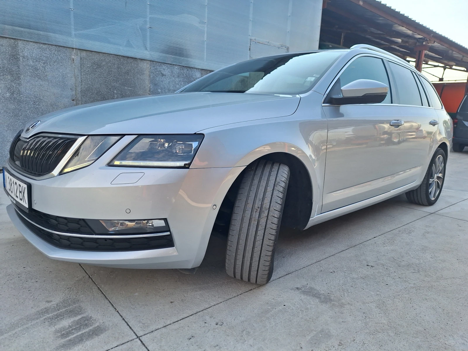 Skoda Octavia, снимка 2 - Автомобили и джипове - 55601044