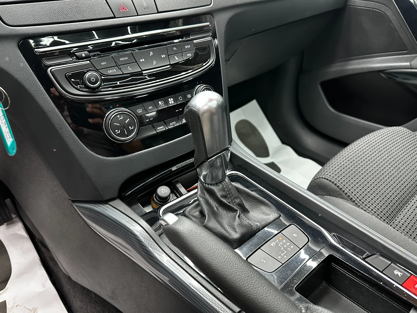 Peugeot 508 1.6d 120 к.с./ГАРАНЦИЯ, снимка 12 - Автомобили и джипове - 55888206