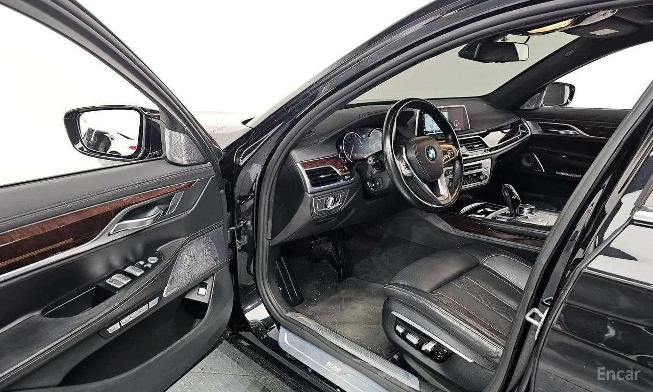 BMW 750 Li xDrive / Bowers & Wilkins / Масажи / Обдухване, снимка 10 - Автомобили и джипове - 55949136