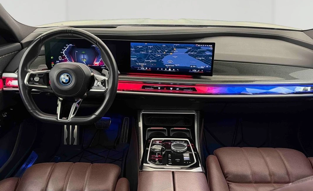 BMW 750 å xDrive M Sport Paket, снимка 8 - Автомобили и джипове - 56080307