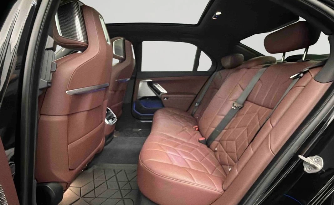 BMW 750 å xDrive M Sport Paket, снимка 10 - Автомобили и джипове - 56080307