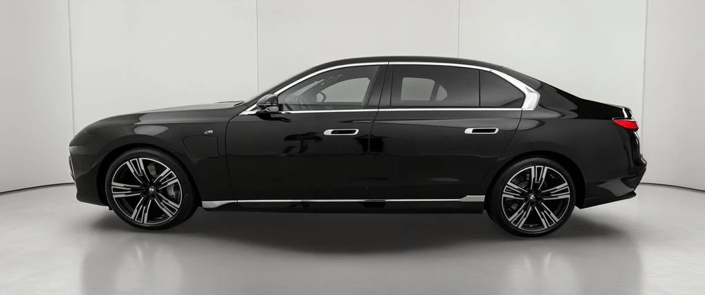 BMW 750 å xDrive M Sport Paket, снимка 2 - Автомобили и джипове - 56080307