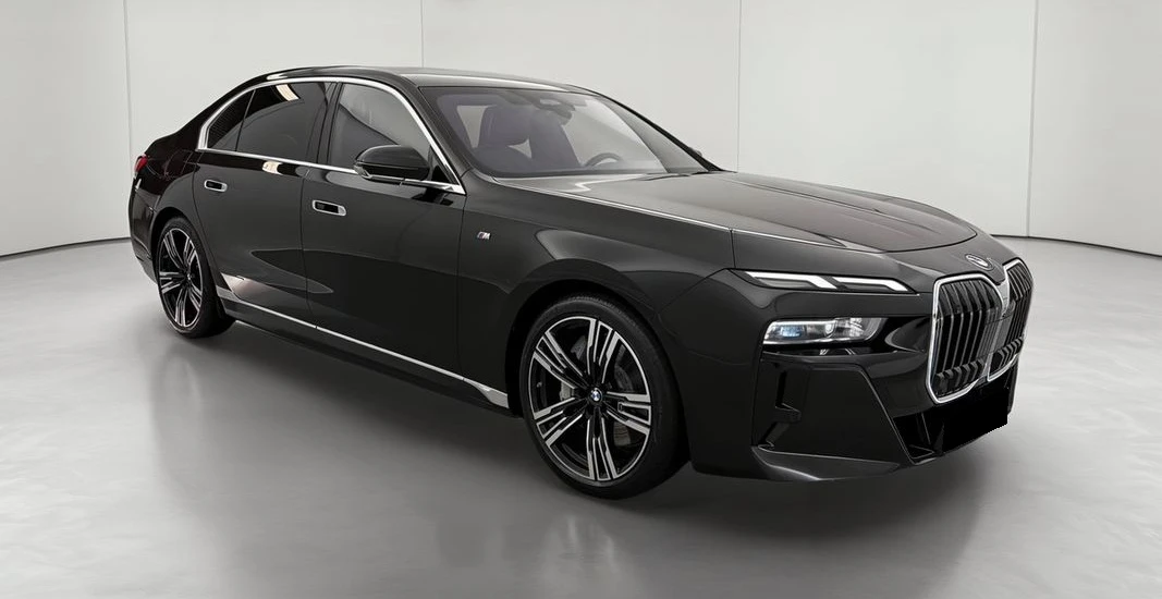 BMW 750 å xDrive M Sport Paket, снимка 6 - Автомобили и джипове - 56080307