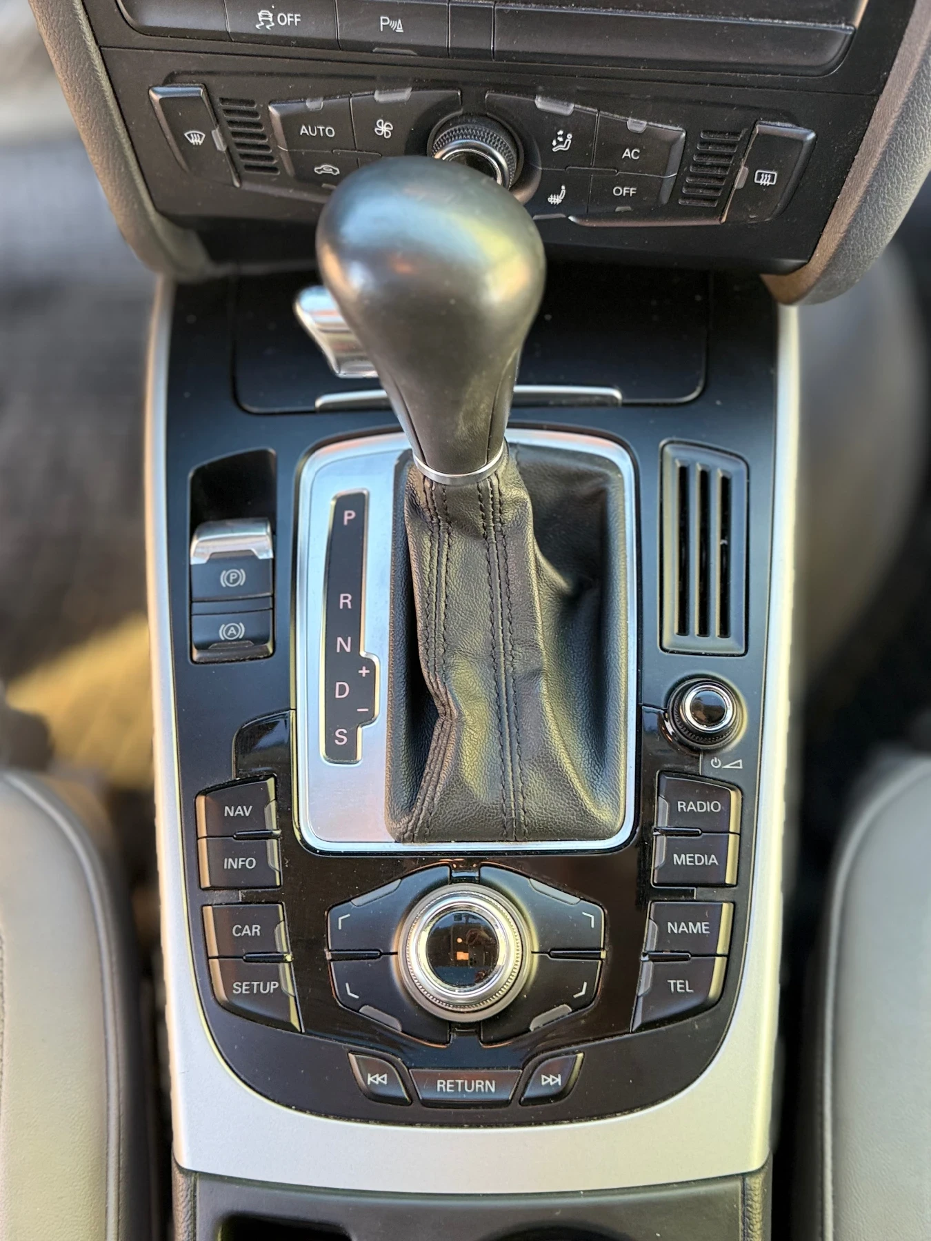 Audi A5 2.0 TFSI, снимка 8 - Автомобили и джипове - 56262615