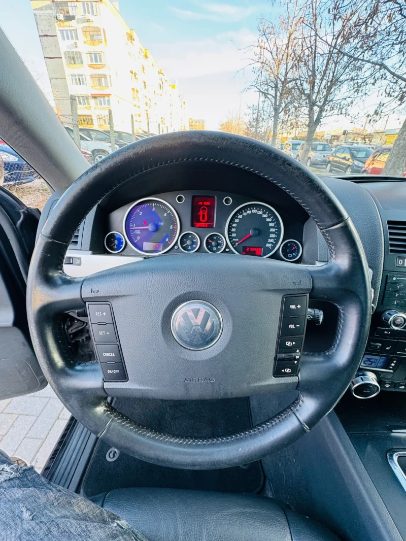 VW Touareg 3.0 TDI  V6. На пружини, снимка 10 - Автомобили и джипове - 48442414