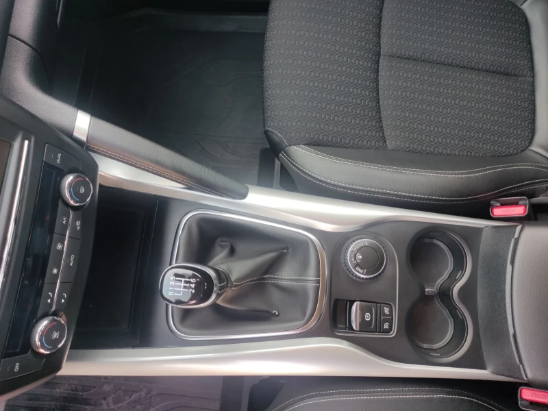 Renault Kadjar 1.6 DCI 4X4, снимка 5 - Автомобили и джипове - 51954090