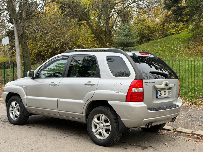 Kia Sportage, снимка 4 - Автомобили и джипове - 52308233