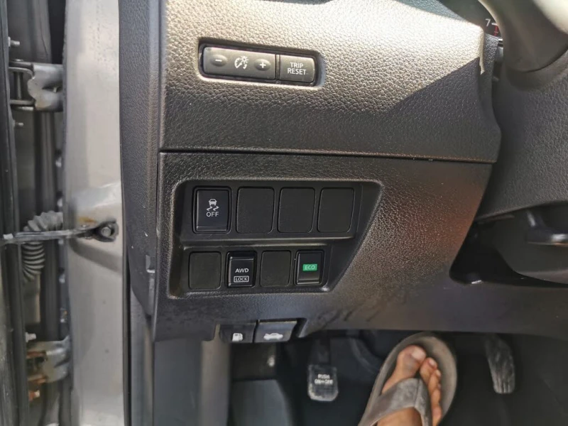 Nissan Rogue Sport AWD АвтоКредит* (ЦЕНА ДО БГ), снимка 11 - Автомобили и джипове - 52597768