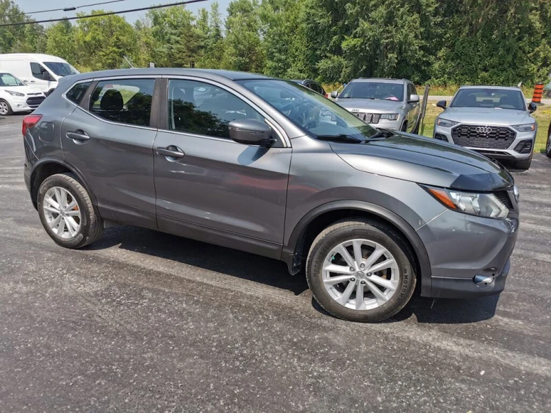 Nissan Rogue Sport AWD АвтоКредит* (ЦЕНА ДО БГ), снимка 3 - Автомобили и джипове - 52597768