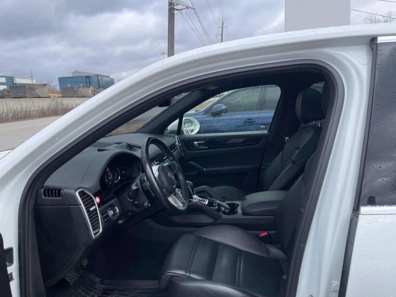 Porsche Cayenne E Hybrid  CARFAX, снимка 9 - Автомобили и джипове - 52856347
