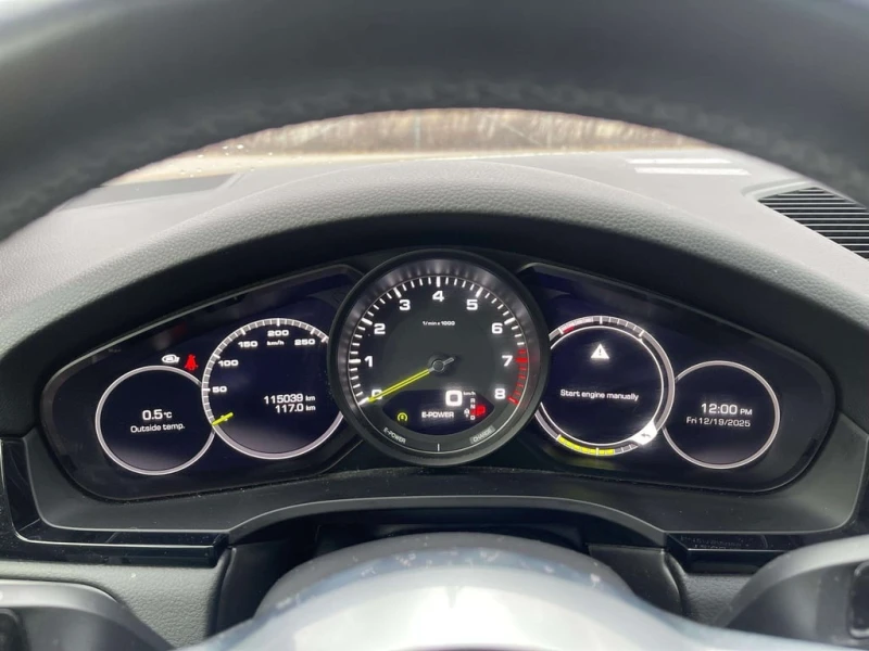 Porsche Cayenne E Hybrid  CARFAX, снимка 13 - Автомобили и джипове - 52856347