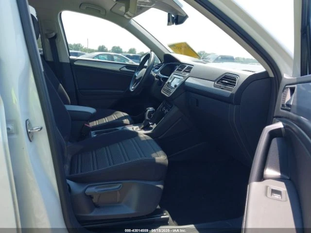 VW Tiguan 2.0T S - изображение 5