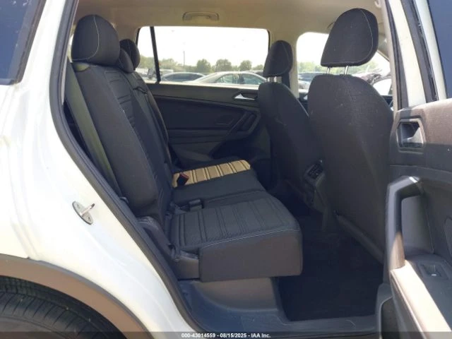 VW Tiguan 2.0T S - изображение 8