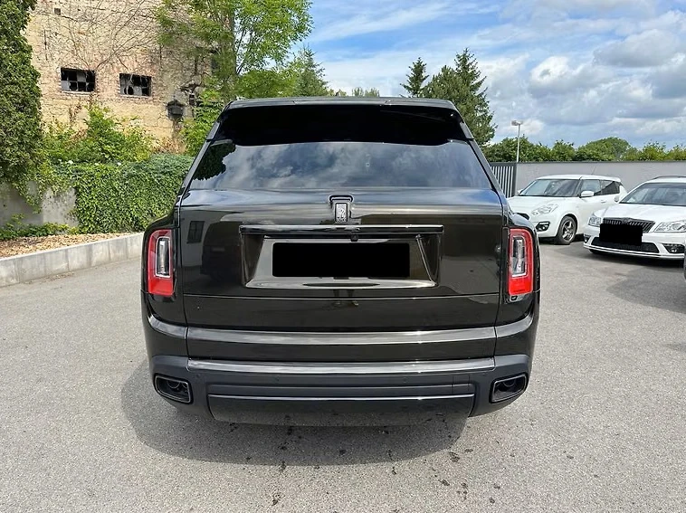 Rolls-Royce Cullinan Black Badge , снимка 4 - Автомобили и джипове - 56726551