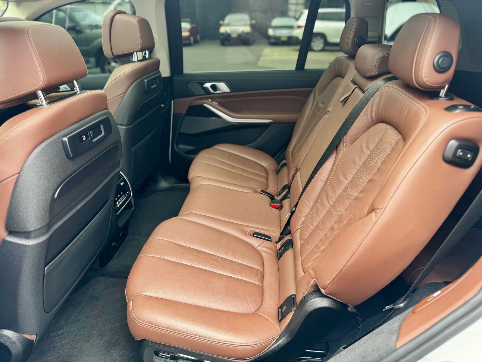 BMW X7 xDrive50i * CARFAX* ОПЦИЯ ЗА ФИНАНСИРАНЕ*  - изображение 8