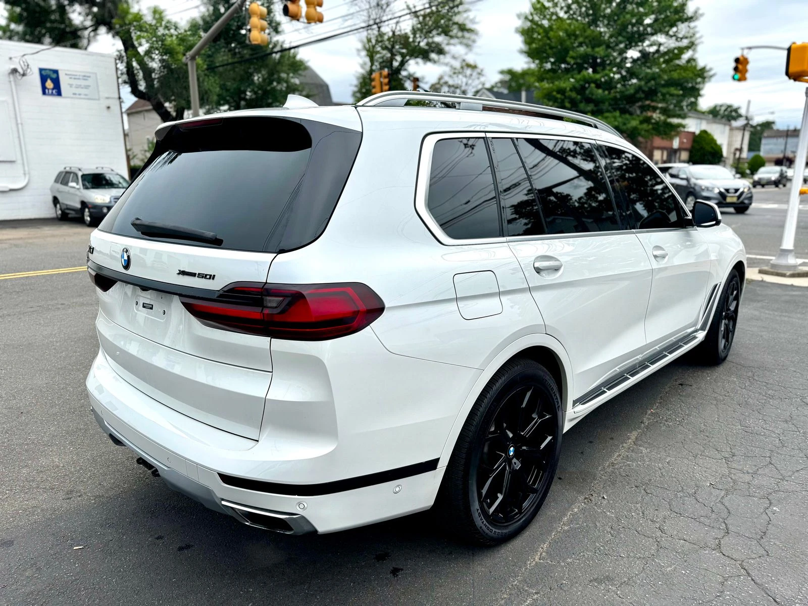 BMW X7 xDrive50i * CARFAX* ОПЦИЯ ЗА ФИНАНСИРАНЕ*  - изображение 3