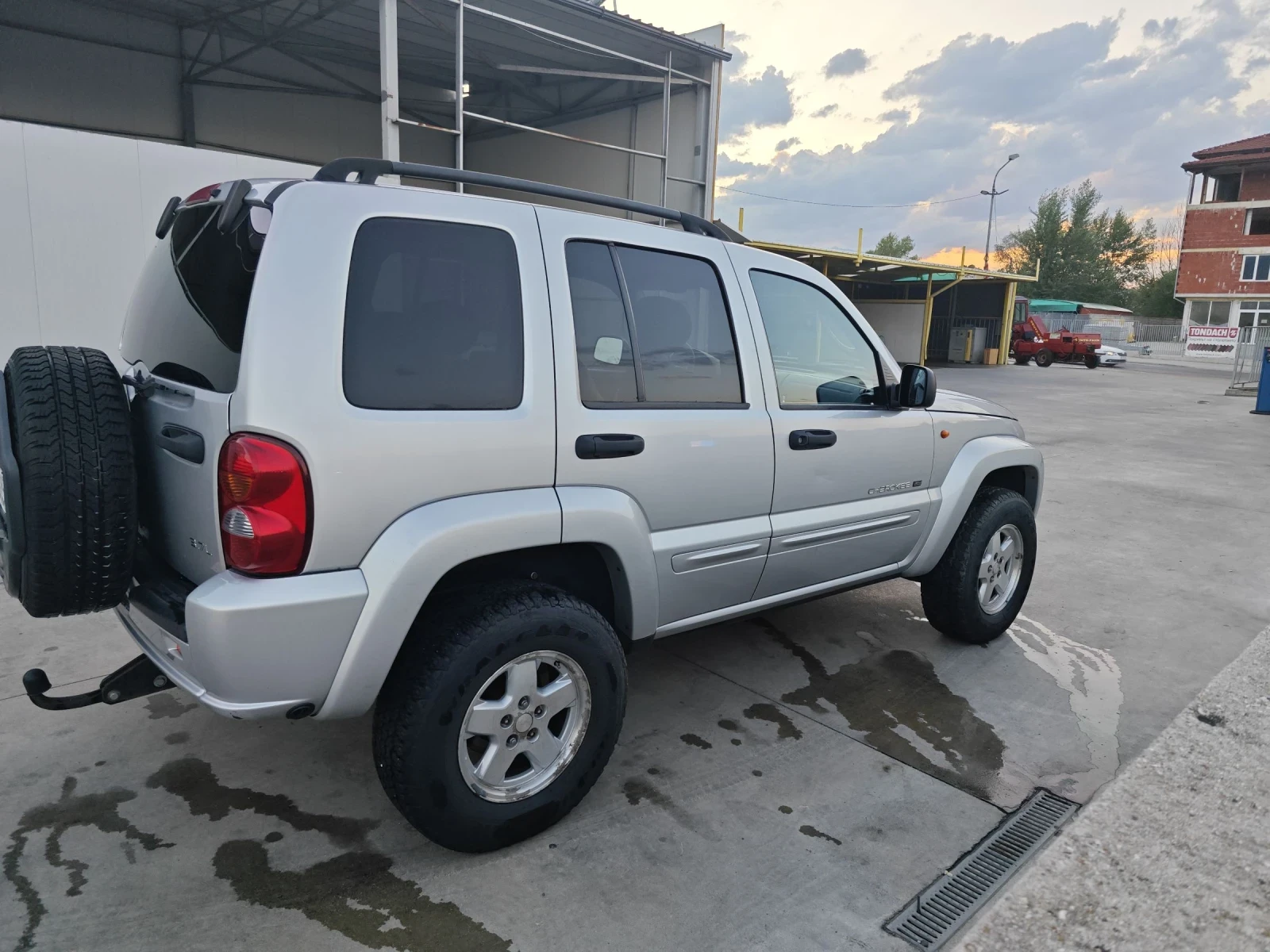 Jeep Cherokee Liberty KJ 3.7l - изображение 3