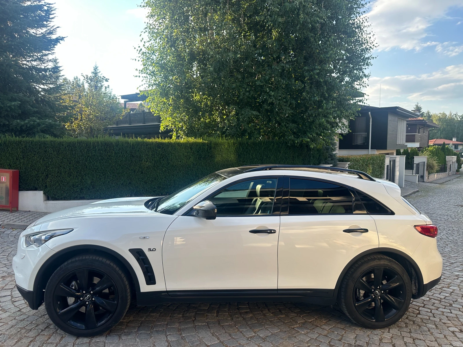Infiniti QX70 S Premium / 5.0 / 380 HP / 4X4 / - изображение 4