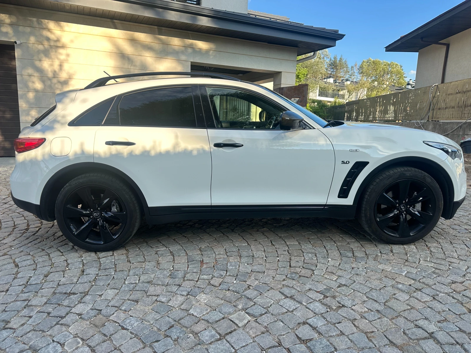 Infiniti QX70 S Premium / 5.0 / 380 HP / 4X4 / - изображение 6