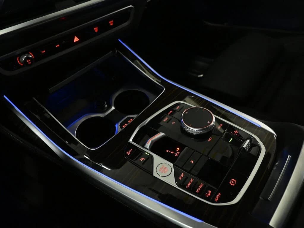 BMW X7 * xDrive * * HeadUp* AвтоКредит* (ЦЕНА ДО БГ), снимка 14 - Автомобили и джипове - 54110765