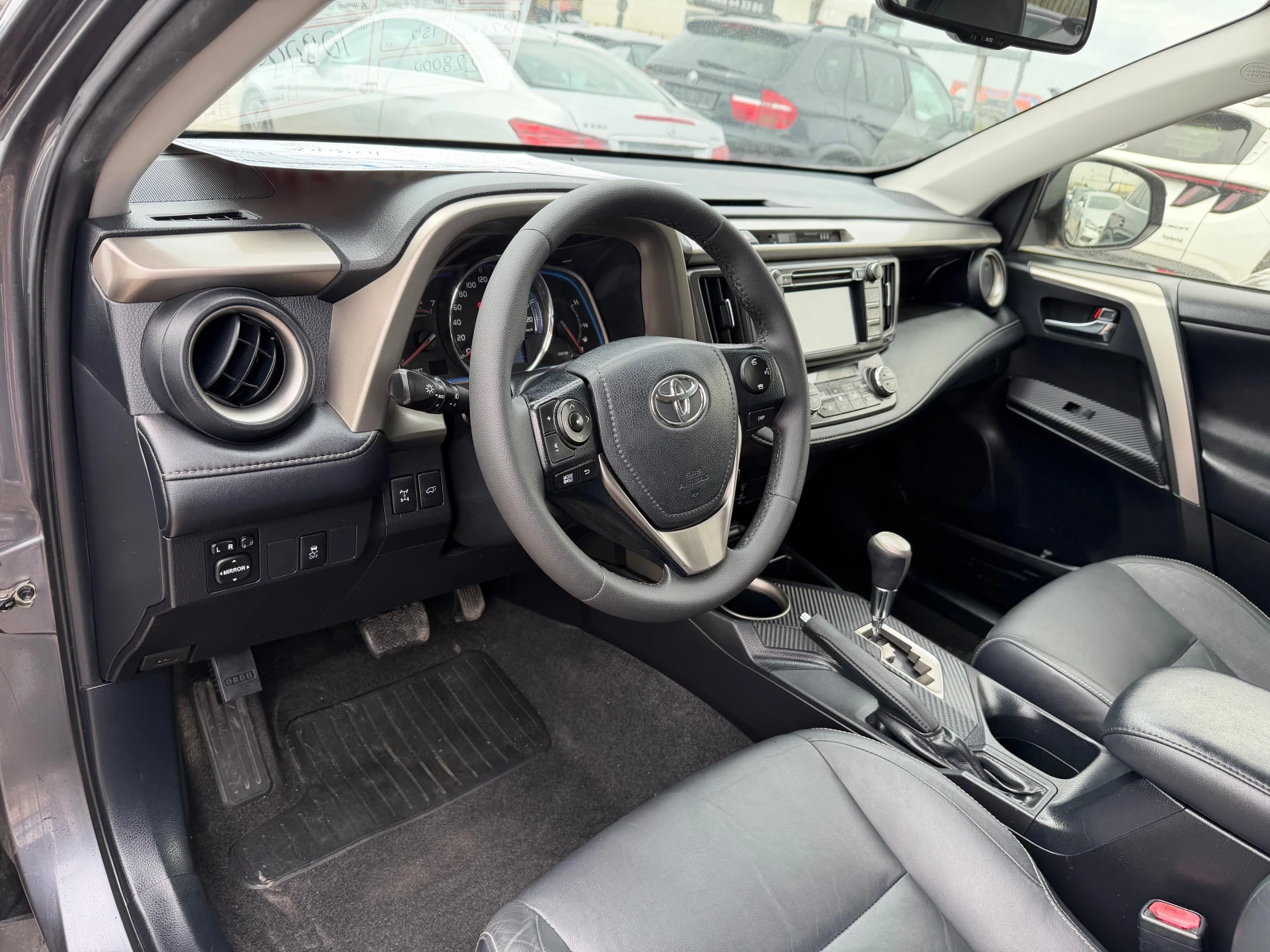 Toyota Rav4 2.2 D4D, снимка 10 - Автомобили и джипове - 54190254