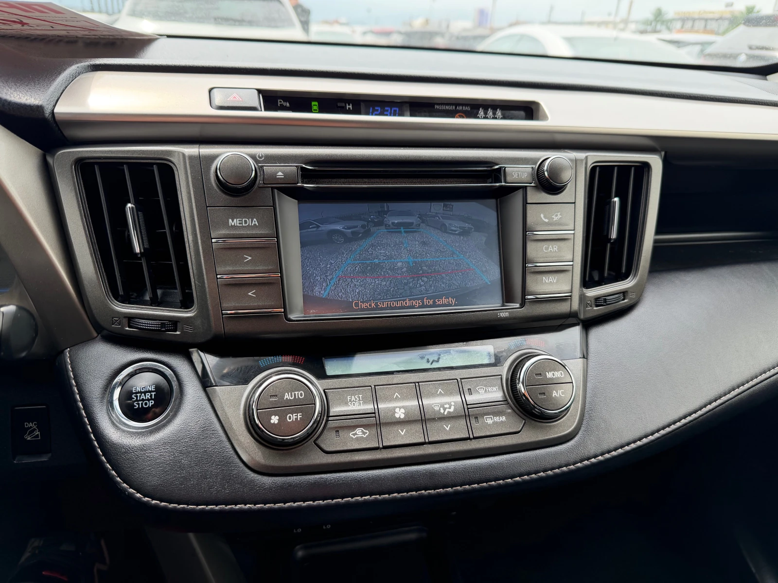 Toyota Rav4 2.2 D4D, снимка 16 - Автомобили и джипове - 54190254