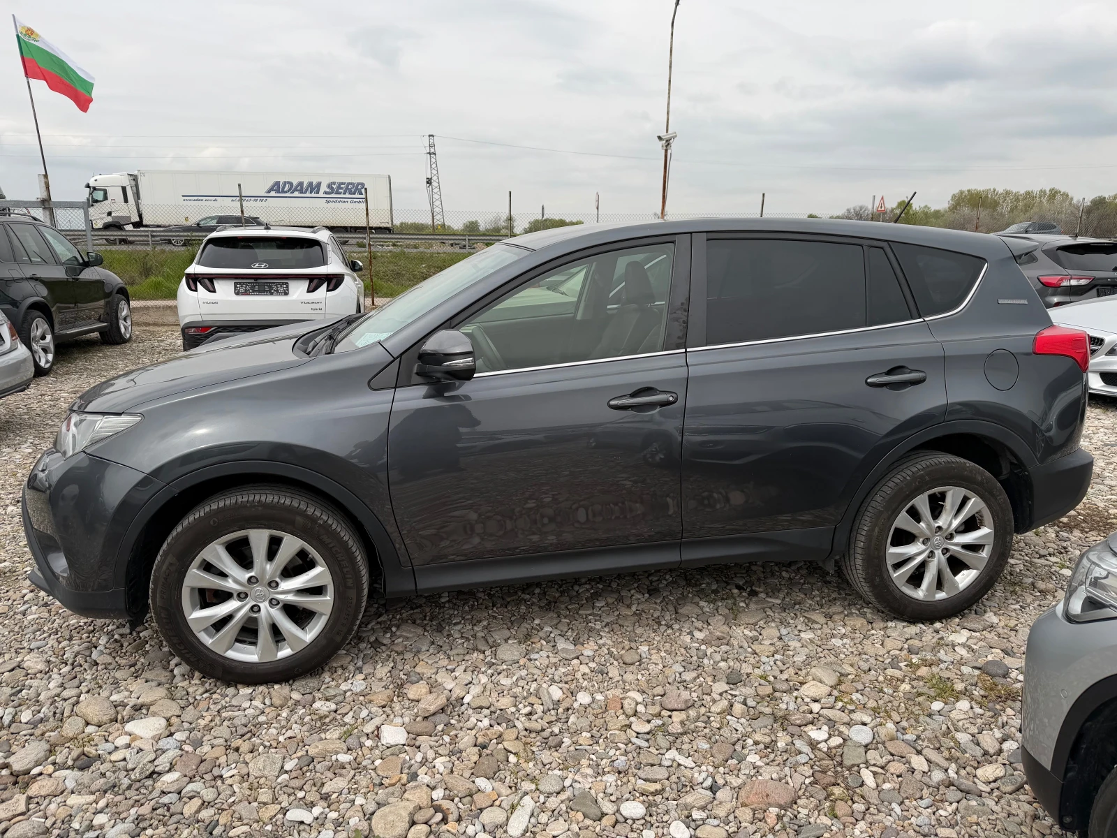 Toyota Rav4 2.2 D4D, снимка 8 - Автомобили и джипове - 54190254