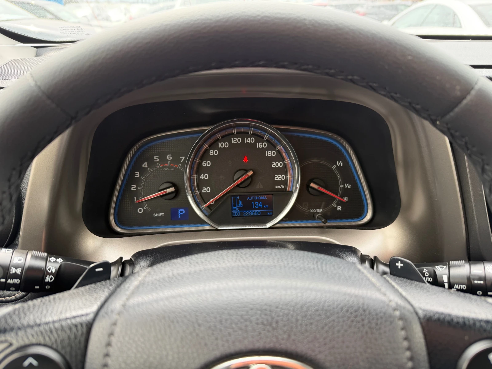 Toyota Rav4 2.2 D4D, снимка 15 - Автомобили и джипове - 54190254