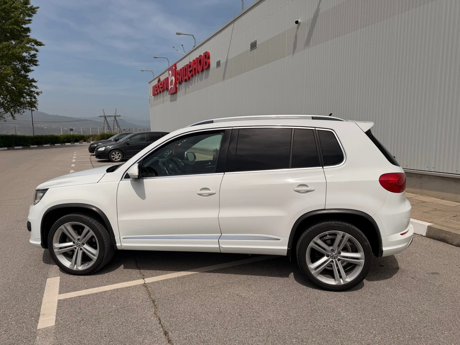 VW Tiguan R-line, снимка 11 - Автомобили и джипове - 54225985