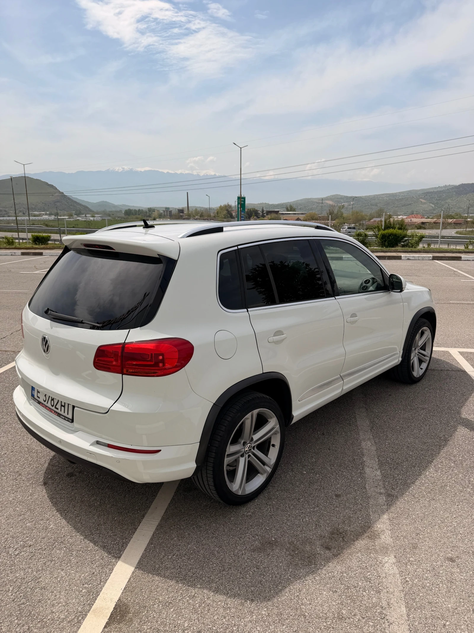 VW Tiguan R-line, снимка 10 - Автомобили и джипове - 54225985