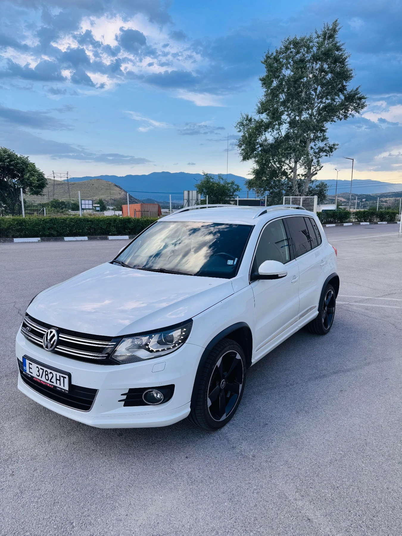 VW Tiguan R-line, снимка 4 - Автомобили и джипове - 54225985